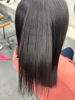 ミディアム 腰越 麻奈のヘアスタイル