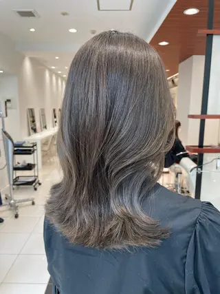 ミディアム カラー BiBi 武田 あやのヘアスタイル