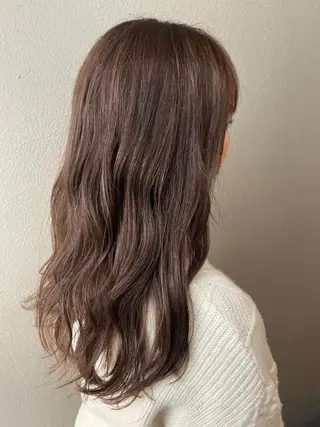 ロング カラー 小栗 麻衣のヘアスタイル