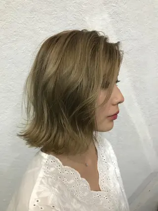 ショート カラー ヘアアレンジ 白髪ぼかしハイライト バレイヤージュヤマトのヘアスタイル