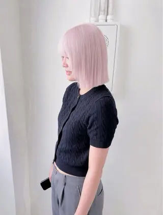 ミディアム カラー Muミュー/ブリーチ ハイトーン　Wカラーのヘアスタイル