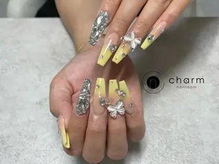 ネイル ネイルルーム チャームのネイルデザイン