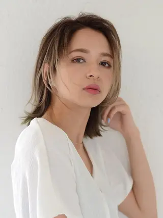 ミディアム カラー 高槻裕二 ショートボブ縮毛矯正のヘアスタイル