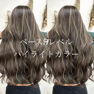 ロング issy/ハイライト ハイトーン／レイヤーのヘアスタイル