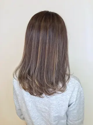 ミディアム カラー Miru by INCE HAIRのヘアスタイル