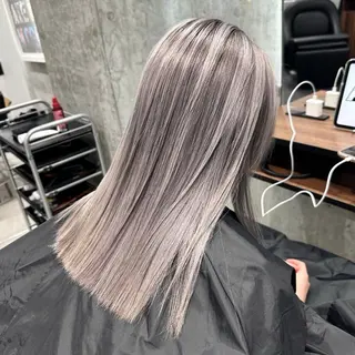 セミロング カラー ホワイトブロンド RIKUTOのヘアスタイル
