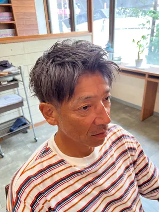 カラー メンズ 透明感・艶感 小坂隼斗のヘアスタイル