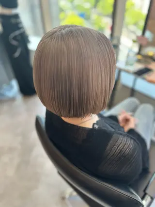 ショート 艶髪特化矯正カット ✨️MOMOEのヘアスタイル