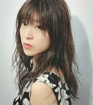 セミロング カラー 日高 香織のヘアスタイル
