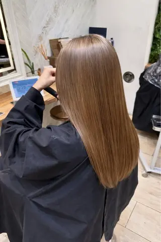 ロング カラー 🎨ハイトーン レイヤーカットやまとのヘアスタイル