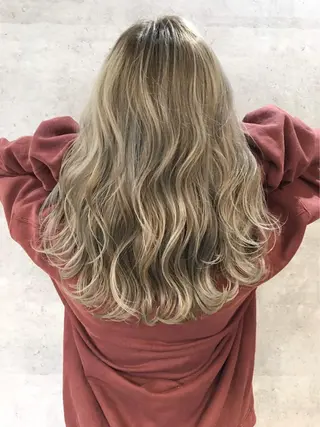セミロング KYOKO 【Bear】のヘアスタイル