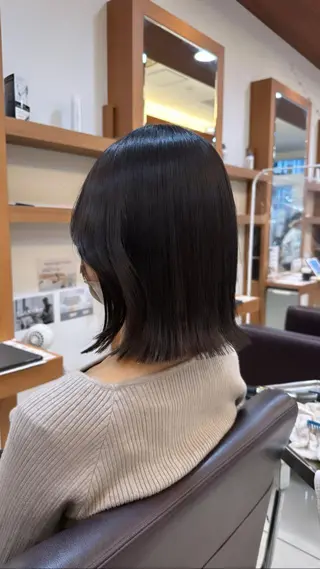 ミディアム レイヤー/艶カラー ROKUのヘアスタイル
