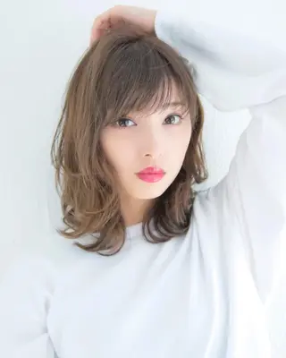 ミディアム カラー 代表 吉澤弘哲のヘアスタイル