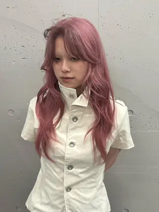 カラー セミロング ハイトーン😺艶 ✨ブリーチ✨透明感のヘアスタイル