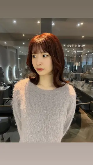 ミディアム カラー 韓国🇰🇷レイヤー 映える顔周り🩷のヘアスタイル