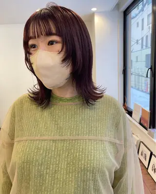 ミディアム カラー 💓パーマ，💗 レイヤーカットのヘアスタイル