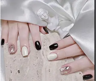 ネイル MQueen ネイルサロンのネイルデザイン