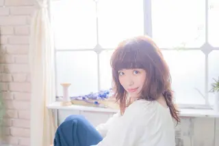 セミロング カラー パーマ 🪐脱白髪染め 🪐松尾菜々美のヘアスタイル