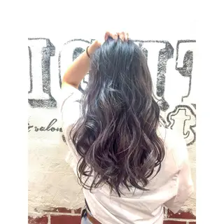 ロング EIGHT plum TOKIOリミテッドのヘアスタイル