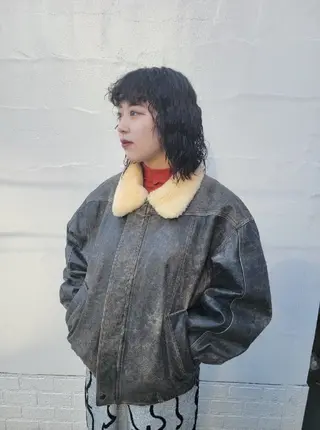 パーマ セミロング OMA カタギシのヘアスタイル