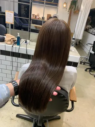 ロング カラー トップ スタイリストのヘアスタイル