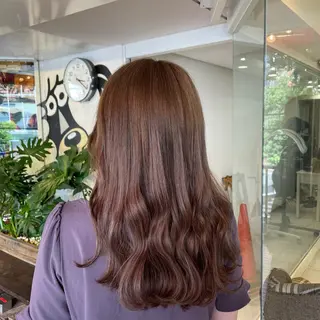 カラー Hiroto／ インナーカラー／神戸のヘアスタイル