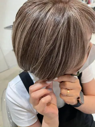 ショート シアーベージュニスト 🥣大石亜里紗のヘアスタイル