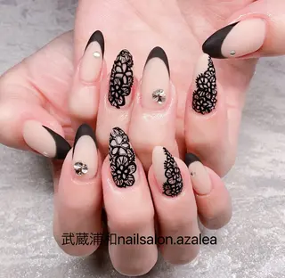 ネイル R inのネイルデザイン