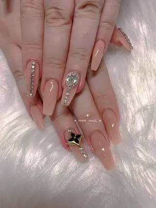 ネイル MoaNail🫶 Yoshiのネイルデザイン