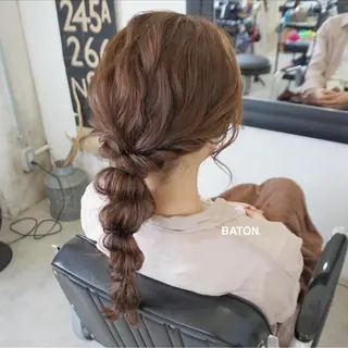 セミロング ヘアアレンジ 甲斐 もあのヘアスタイル