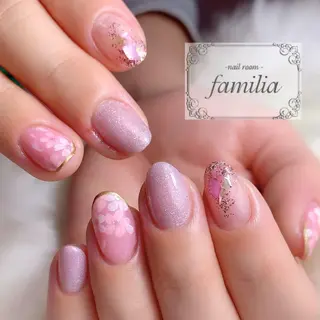 ネイル -nailroom- familiaのネイルデザイン