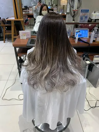 ロング カラー AQUA 平田真一のヘアスタイル