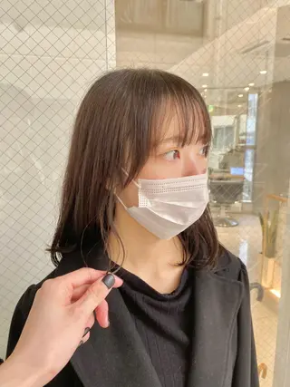 セミロング ヘアアレンジ 赤み消しグレージュ 🫒ｒｅｏｎのヘアスタイル