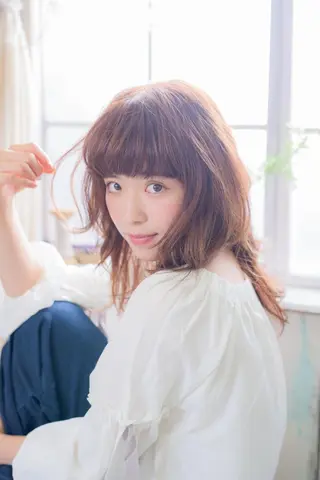セミロング カラー パーマ 🪐脱白髪染め 🪐松尾菜々美のヘアスタイル