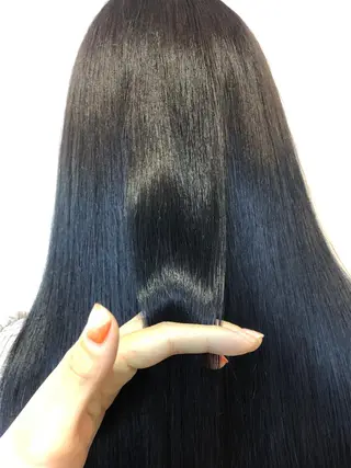 ロング カラー トップ スタイリストのヘアスタイル