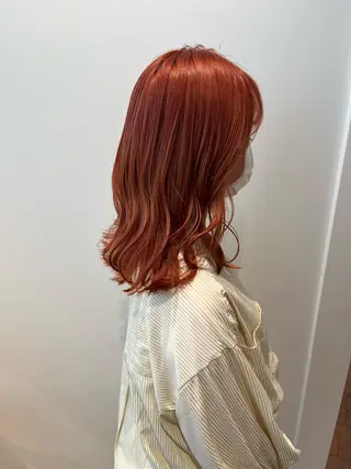 ミディアム カラー 片岡 由依のヘアスタイル