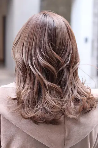 セミロング カラー パーマ 川内 政人のヘアスタイル