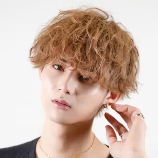 ショート カラー パーマ メンズ 🔥メンズ🔥かっこ いいが正義！代表柿崎のヘアスタイル