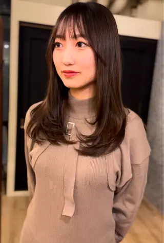 ロング カラー 白髪ぼかしハイライト レイヤー川口 元気のヘアスタイル