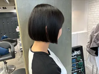 ショート 透明感ハイライト◎ 伊藤夏海のヘアスタイル