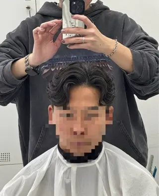 メンズ 赤み消し／アッシュ系 ／ダウンパーマ／優斗のヘアスタイル