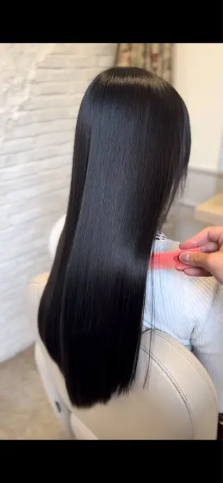 ロング SHIN/レイヤー カット×クロスパーマのヘアスタイル