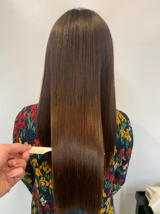 ロング カラー トップ スタイリストのヘアスタイル
