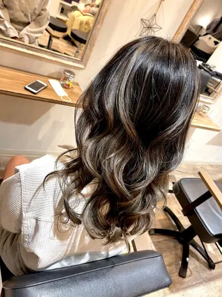 ロング カラー marou 新柏のヘアスタイル