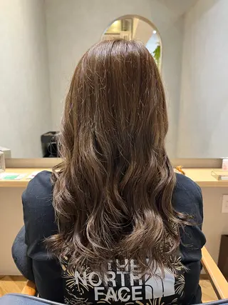 ロング newi大分/ 磯部栞里／艶感カラーのヘアスタイル