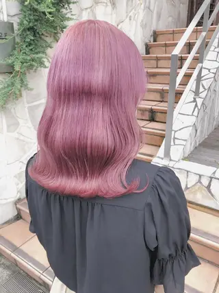 セミロング カラー ヘアアレンジ 💟Chloe原宿店 🩶ハイトーンのヘアスタイル