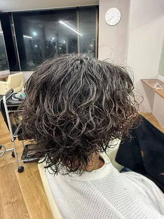 パーマ メンズ 松岡 やひろのヘアスタイル