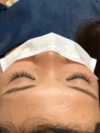 マツエク・マツパ 中村 眞歩のヘアスタイル