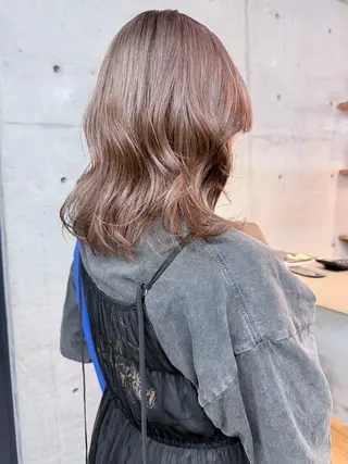 ミディアム 葉 /レイヤーカットのヘアスタイル