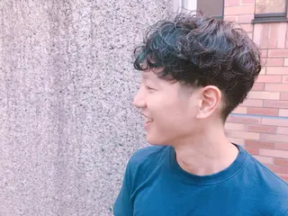 ショート カラー パーマ メンズ ちこ .のヘアスタイル